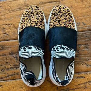 Slip on sz 8. Mark Nason